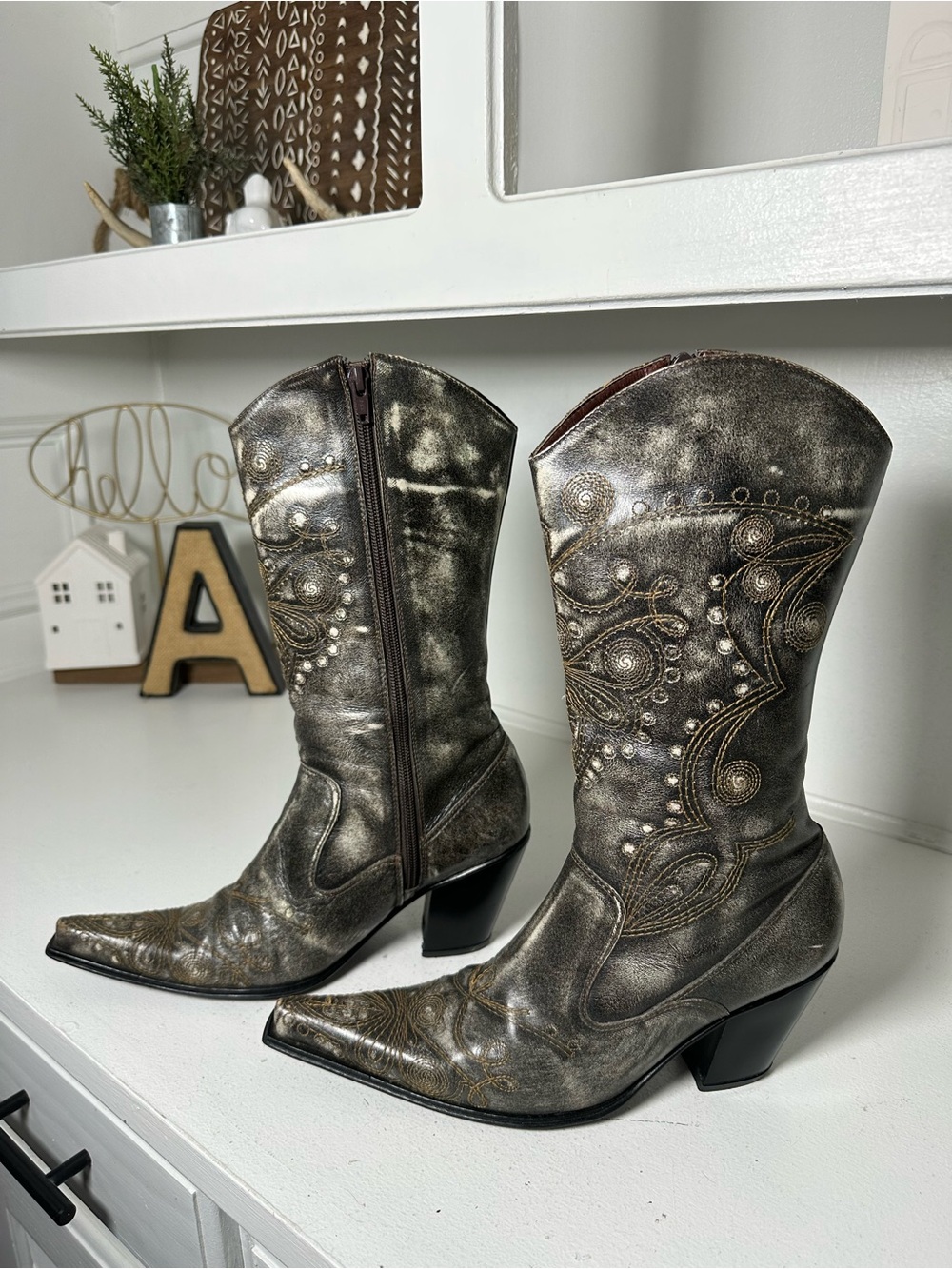 Columbian Design Cowboy Boots Womens 7 Distressed Metallic Western Boots Studded